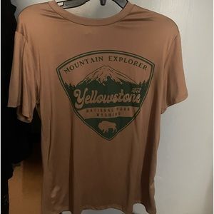 brown/tan Yellowstone national park t-shirt